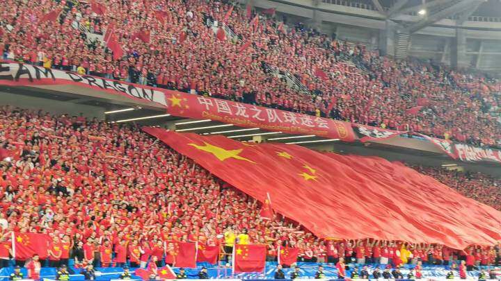 匈牙利队主场取胜,跃升至小组前四的位置 匈牙利队主场取胜,跃升至小组前四的位置