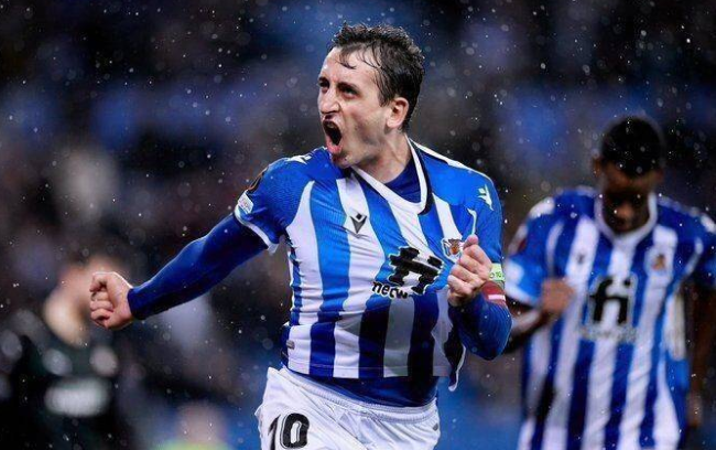 瑞士鏖战那不勒斯，奥亚尔萨瓦尔高光表现