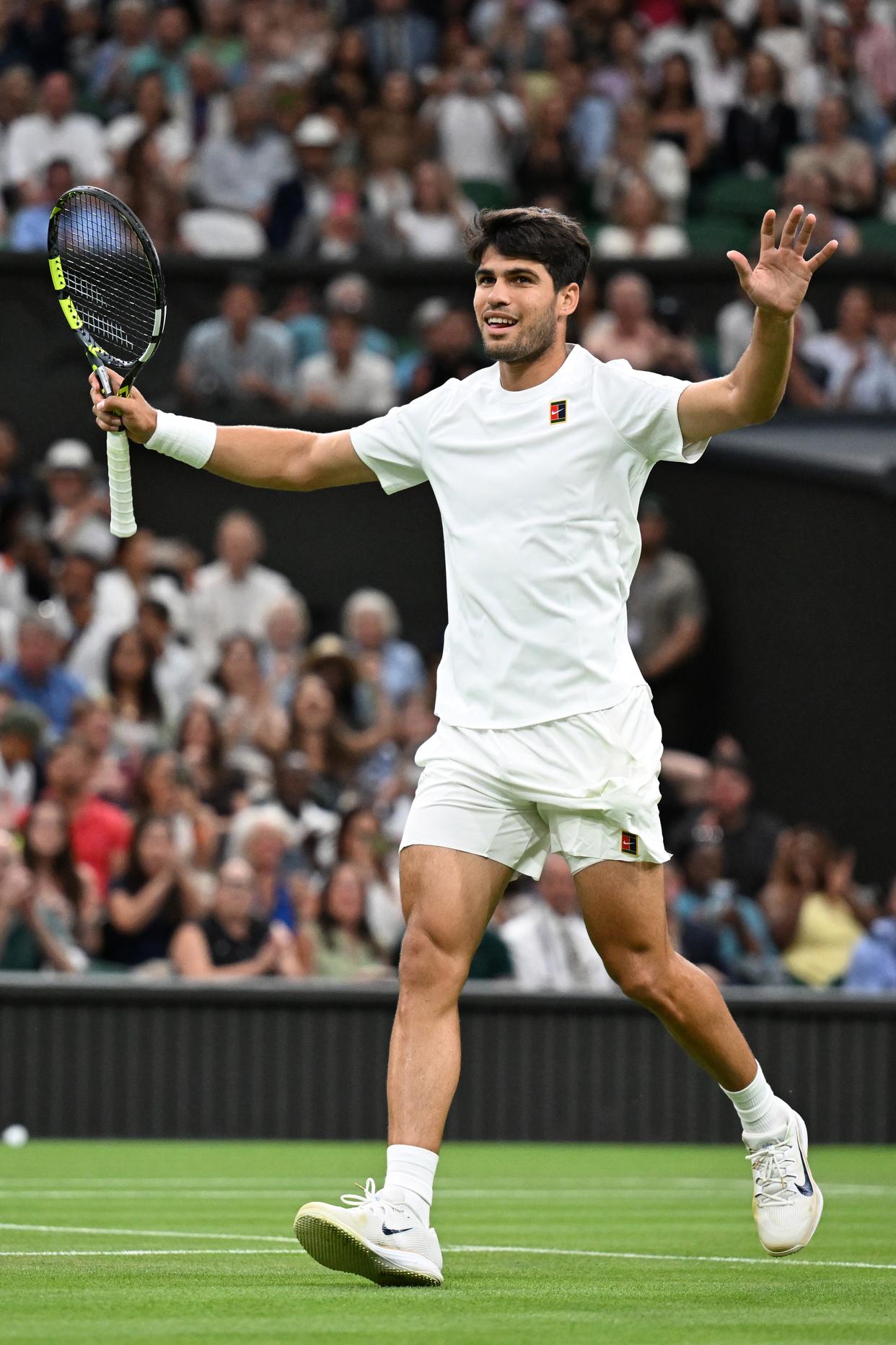 拉沃尔杯险胜温网，阿尔卡拉斯惊艳四座