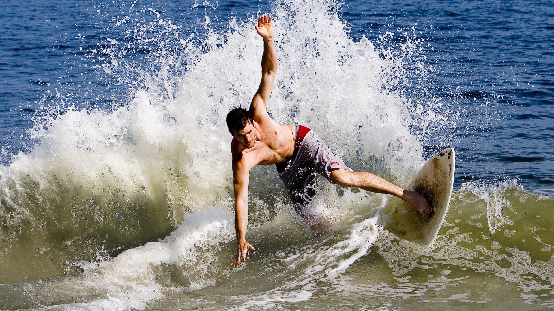 雄鹿狂胜辽宁队,恩比德成为关键先生